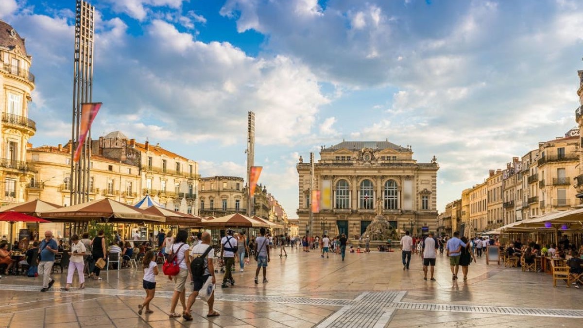 montpellier-place-comedie_1200x800